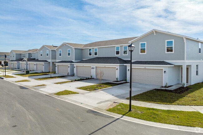 1361 Simmons Rd Kissimmee, FL 34744