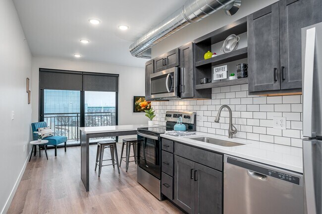 400 River, Davenport, IA 52801 - photo 6