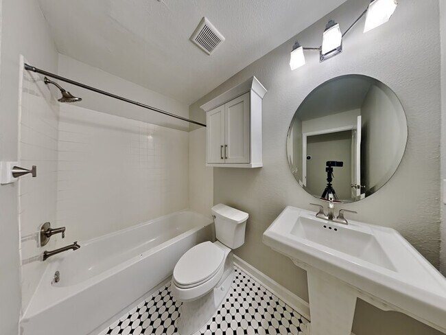 2065 Dixie Belle Dr unit L, Orlando, FL 32812 - photo 5