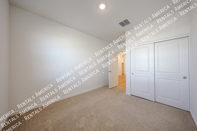 15915 W Gray Fox Trail, Sun City West, AZ 85387 - photo 4