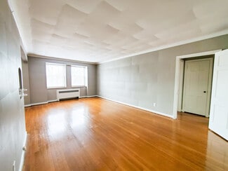 10109 Lake Ave, Cleveland, OH 44102