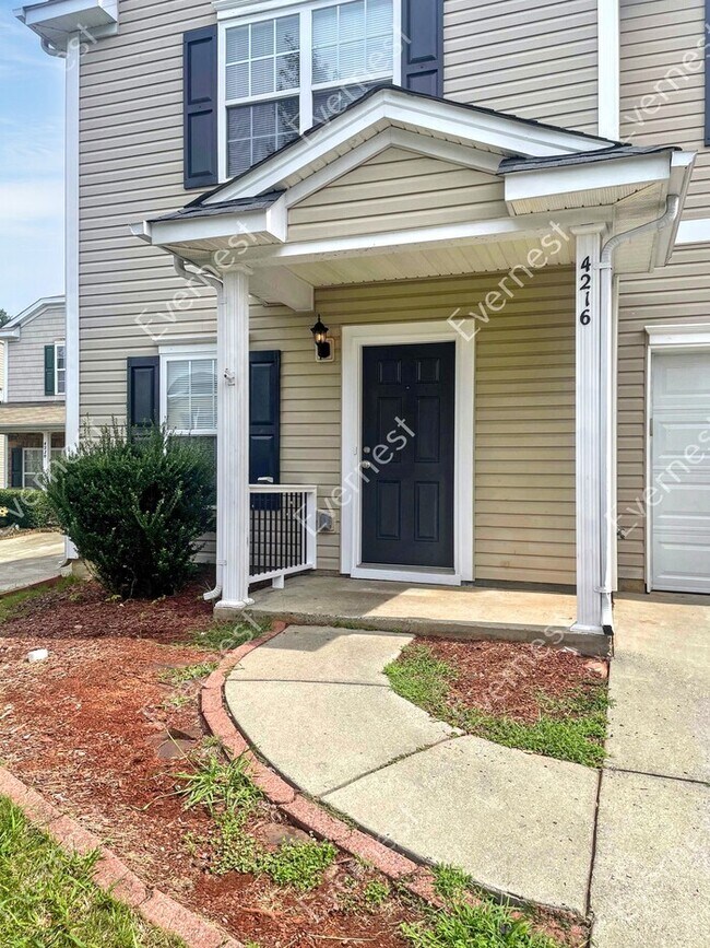 4216 Gifford Park Ct, Charlotte, NC 28215