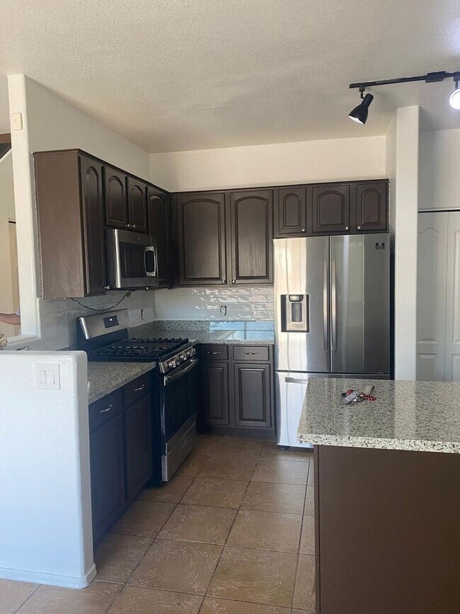 7805 S Hidden Places Loop, Tucson, AZ 85756 - photo 4