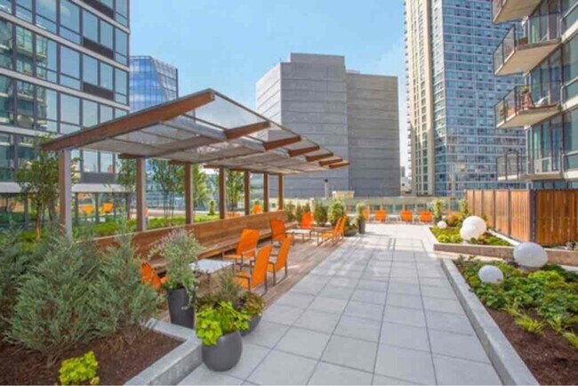 4325 Hunter St, Long Island City, NY 11101 - photo 6