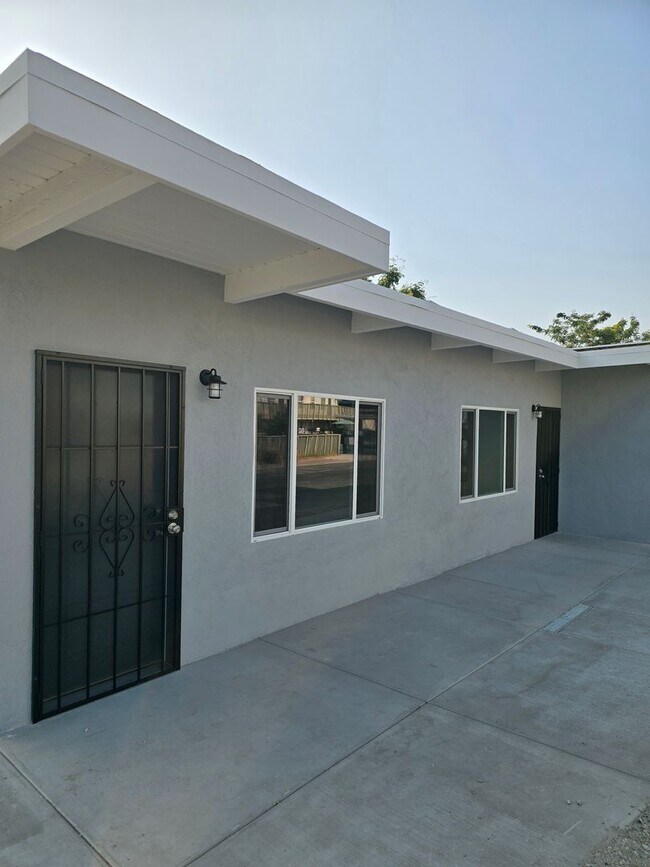 NEWLY RENOVATED, Quartz Counters & Stainless Steel Appliances, Fullerton, CA 92833 - photo 3