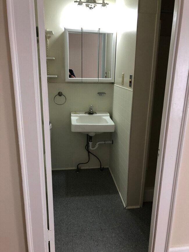 237 M Aly unit 237 M 3, State College, PA 16801 - photo 3