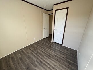 48582 Lakeview E, Shelby Township, MI 48317