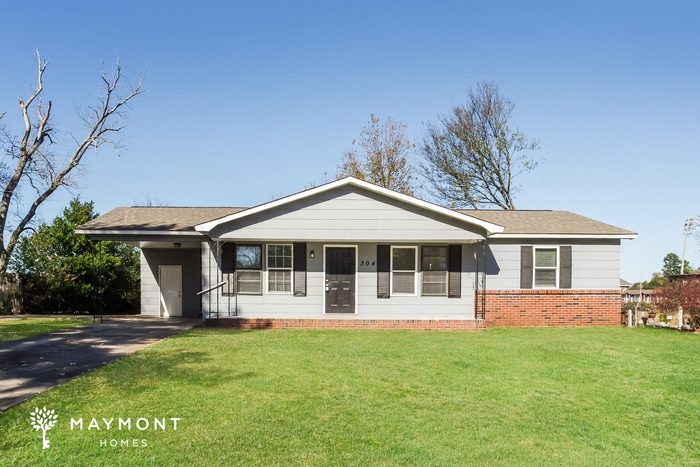 304 Beard St SW, Decatur, AL 35601 - photo 1