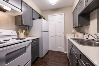 333 Holly Creek Ct, The Woodlands, TX 77381