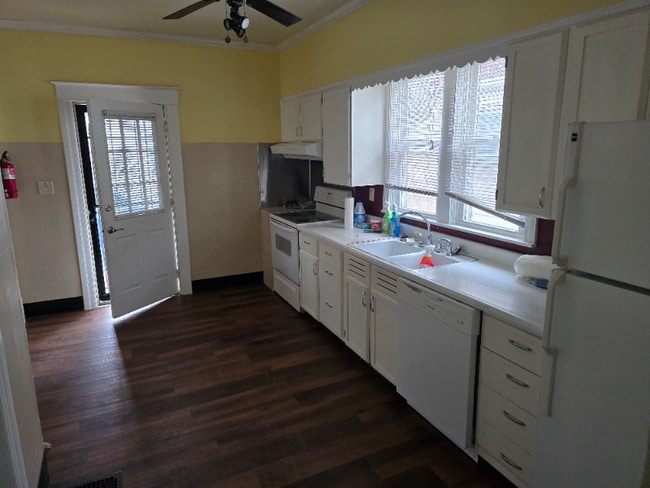 539 W Canedy St, Springfield, IL 62704 - photo 6