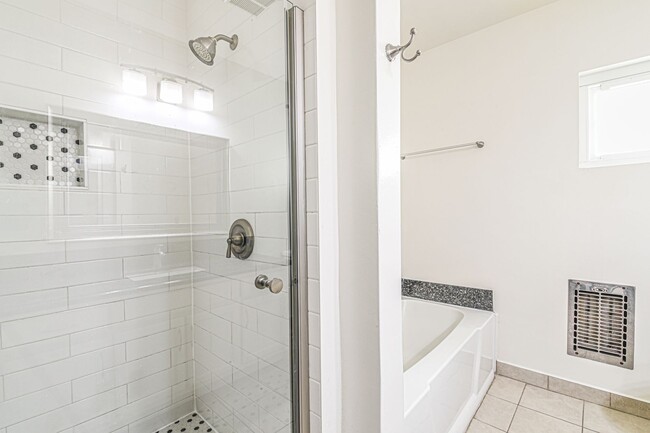 1801 N Harvard Blvd unit 8, Los Angeles, CA 90027 - photo 7