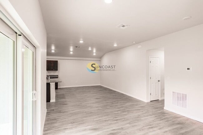 357 Greenbriar Blvd, Lehigh Acres, FL 33972 - photo 6