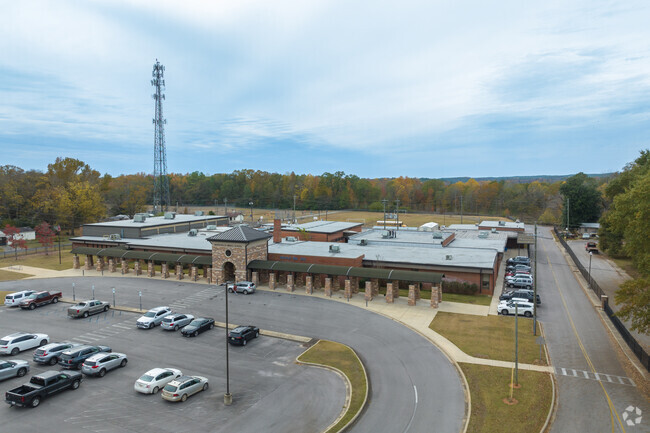 Montevallo Middle School has around 400 students enrolled.