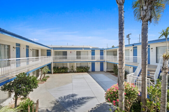 909 N. Wilmington Blvd., Wilmington, CA 90744 - photo 2