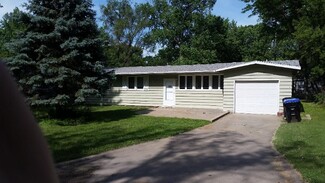 2313 SW Madeline Ln, Topeka, KS 66614