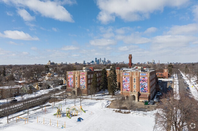 Folwell Community School in Standish serves PreK–5 students with arts and tech programs.