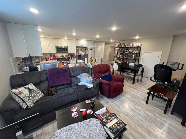 116 Holland St, Somerville, MA 02144 - photo 6