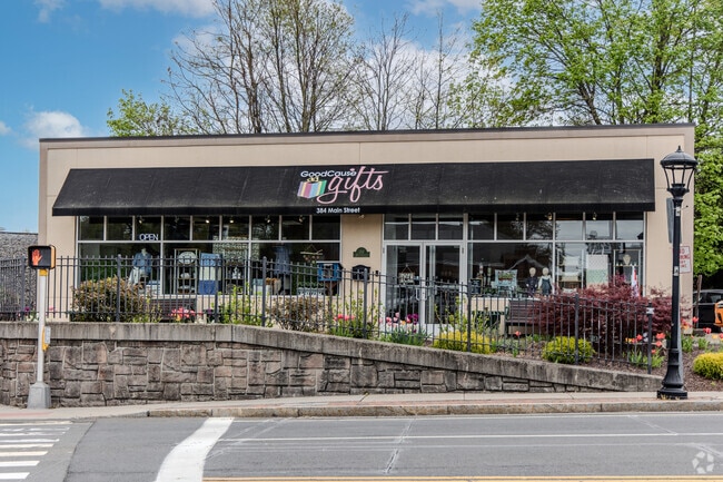 Good Cause Gifts is located between the main street and Farmington Ave in Berlin, CT.