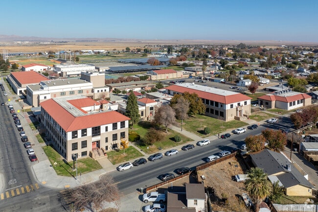 The main building of Coalinga High School in Coalinga.