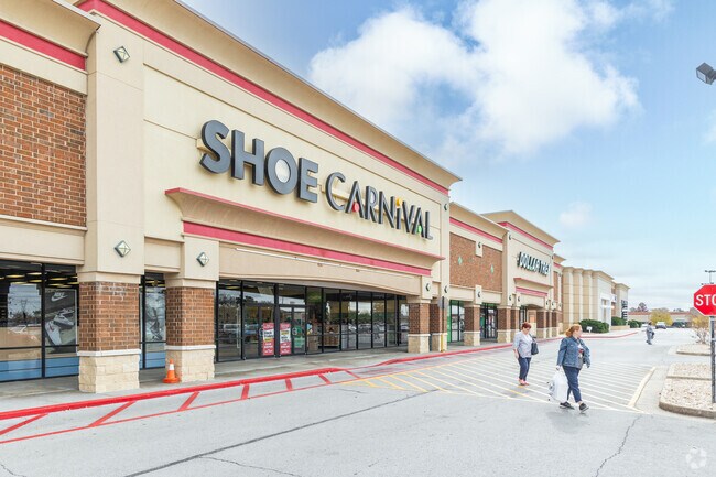 Riverside Market in College Park features Shoe Carnival, Kohl's, and other stores.