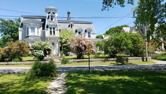 14 Atlantic Ave, Vinalhaven, ME 04863