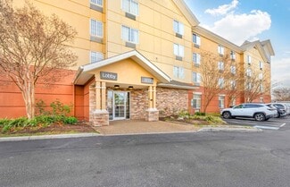 809 Greenbrier Cir, Chesapeake, VA 23320
