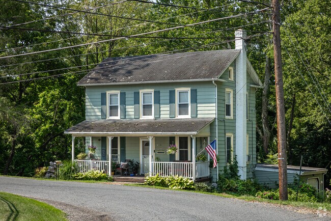Colonial homes in varying states of condition are present all over Knowlton Township, NJ.
