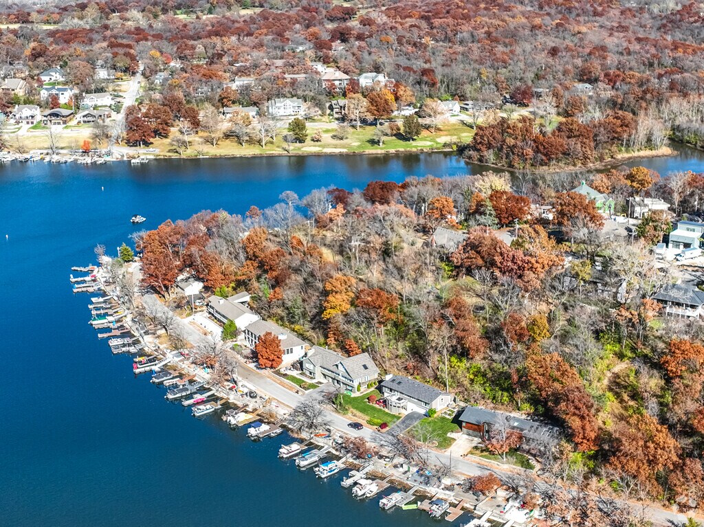 About Lake Quivira Schools, Demographics, Things to Do