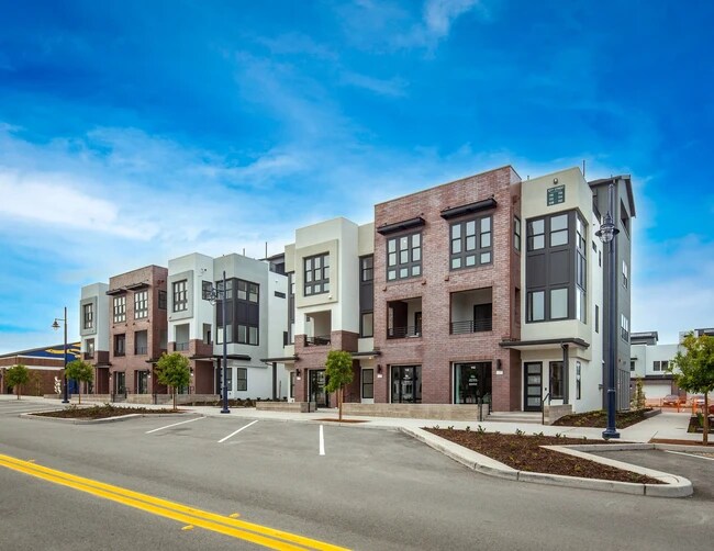 98 8th St unit 36487681, Marina, CA 93933 - photo 5