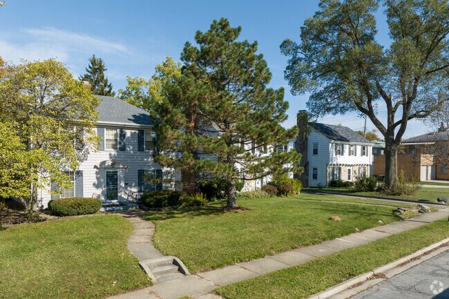 Colonials and other home styles are found in Sherwood to Pettit.