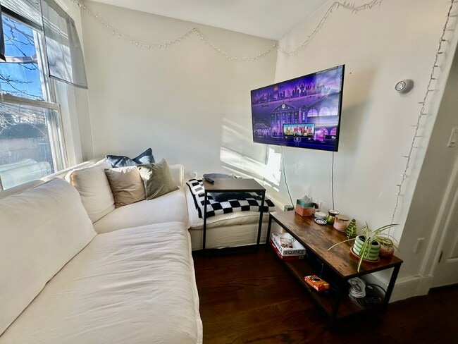 294 Windsor St unit 2, Cambridge, MA 02139 - photo 3