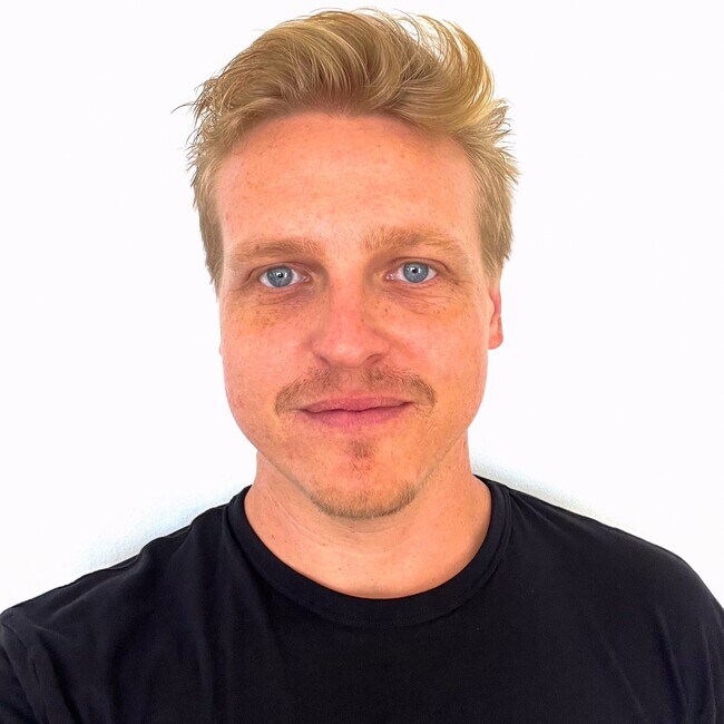 Agent Photo