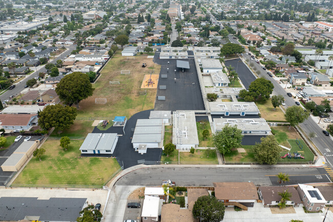 Sideview of the Pomona School.