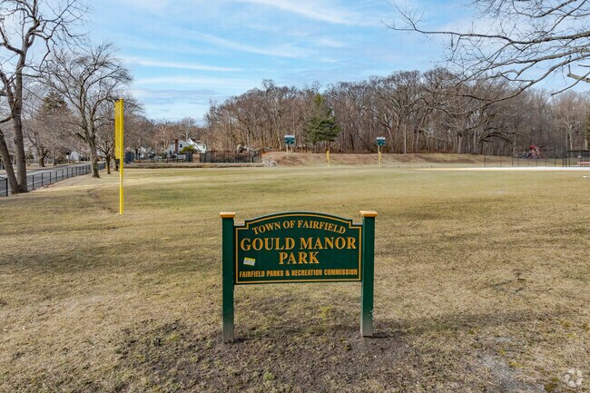 Gould Manor Park has open space and recreational opportunities for everyone a few minutes from Grasmere.