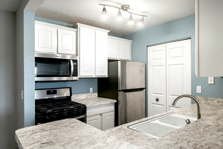 7500 Chapel Hill Dr, Lansing, MI 48917