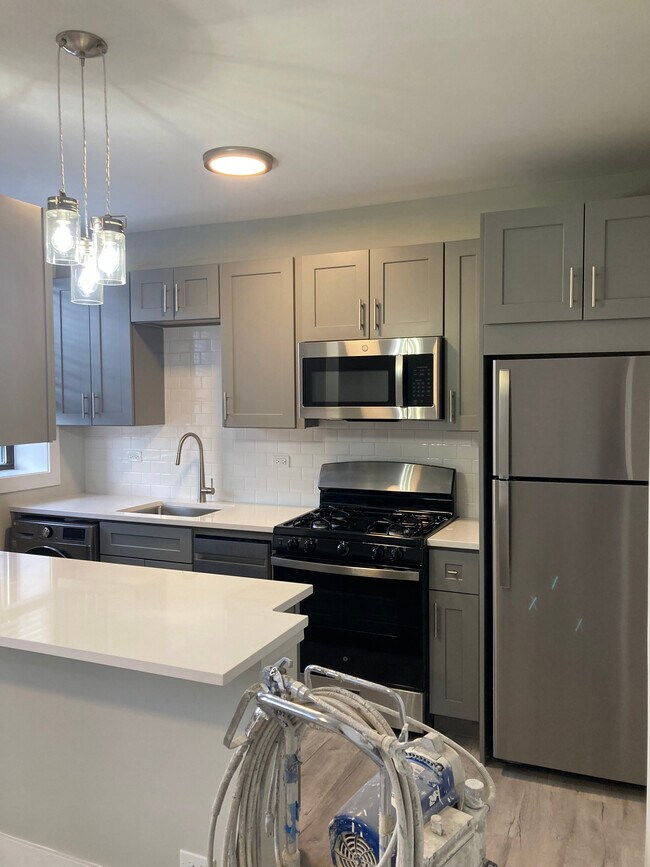 372 Hazel Ave, Glencoe, IL 60022