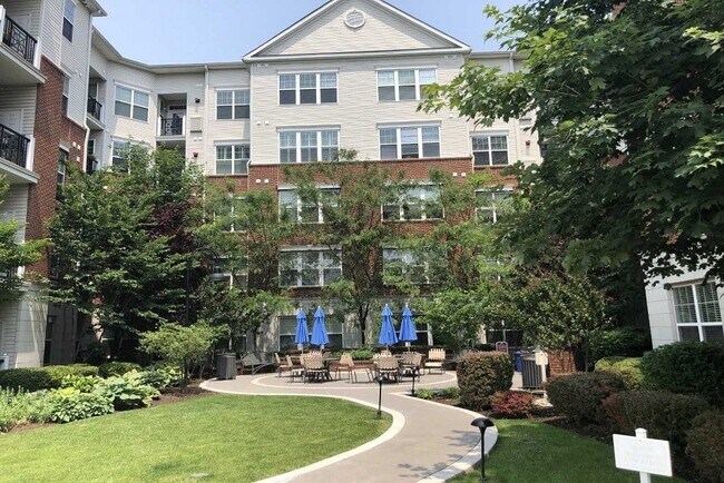 300 W Elm St unit 2319, Conshohocken, PA 19428 - photo 3