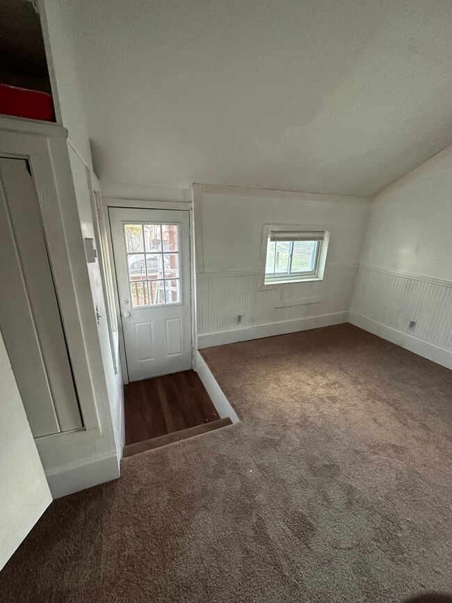 4 Shepard St unit 3, Westfield, MA 01085 - photo 3