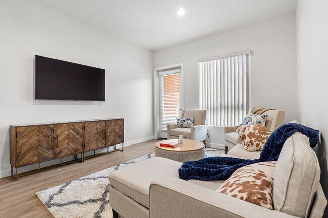 Pakeva, San Diego, CA 92120 - photo 5