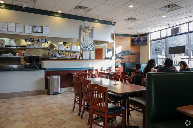 Broadlands Brickover Pizza where they treat you like family in Broadlands neighborhood.