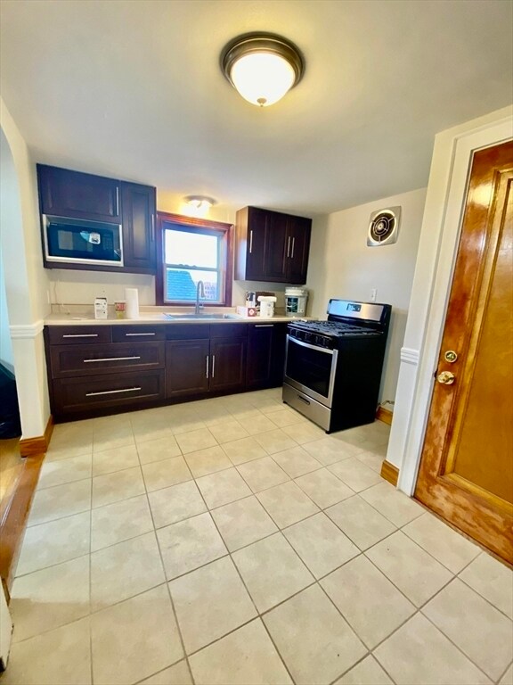 82 Dimmock St Unit 1L, Quincy, MA 02169
