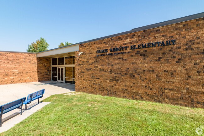 Young students of Bent Creek attend Abbott Elementary School.