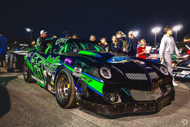 After the race see the cars up close and meet your favorite drivers at Auburndale Speedway.