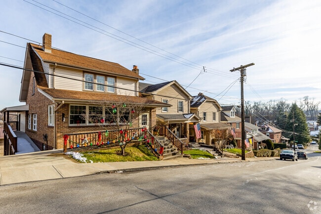 Cozy Brentwood Homes are on hilly terrain with various styles ranging from new to old.