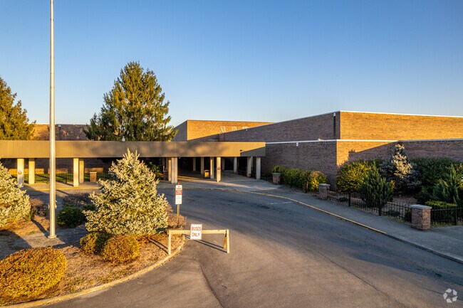 William Blount High School received an overall grade of B- from Niche.