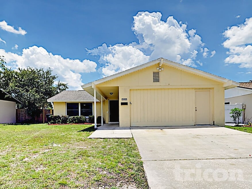 8508 Woodhurst Dr, Tampa, FL 33615 - photo 1