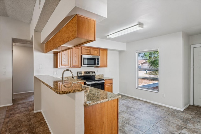 11321 Blackbark Dr, Riverview, FL 33579 - photo 6