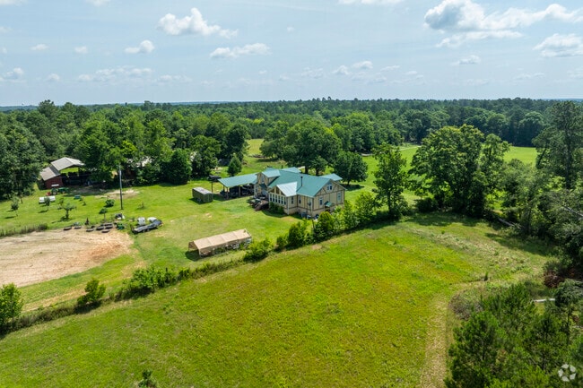 The private lots throughout Hancock Mill create a secluded and peaceful atmosphere while retaining rural delivery access.