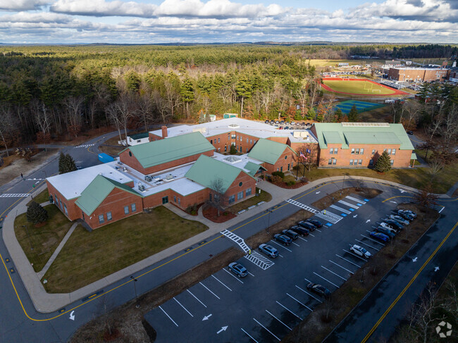 Hills Garrsion Elementary School in the town of Hudson, NH serves grades K-5.