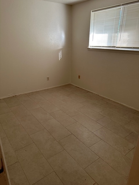 3719 Tiffany Dr, Houston, TX 77045 - photo 7